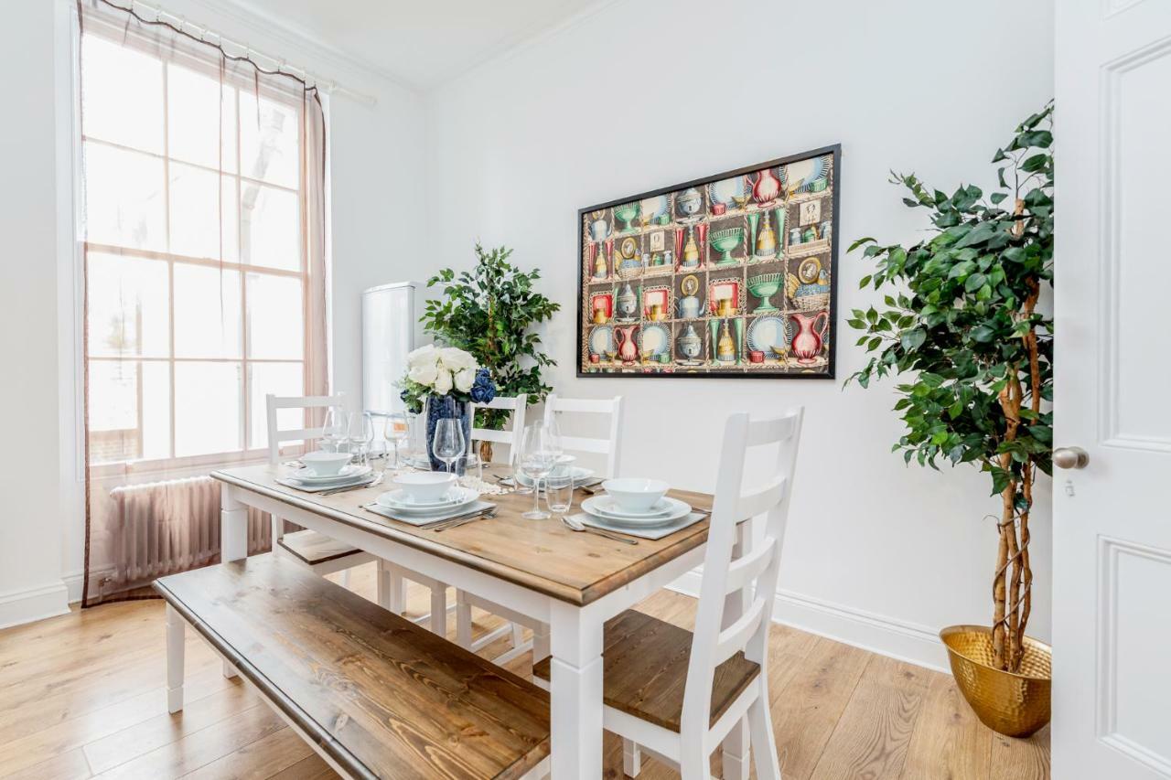 Bright & Spacious 4Beds Home - Kensington High Street-Olympia ロンドン エクステリア 写真