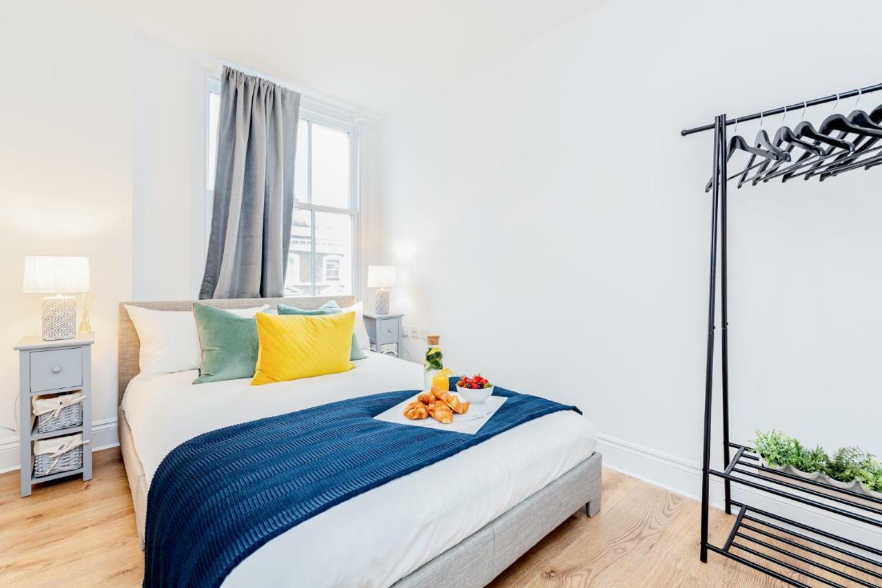 Bright & Spacious 4Beds Home - Kensington High Street-Olympia ロンドン エクステリア 写真